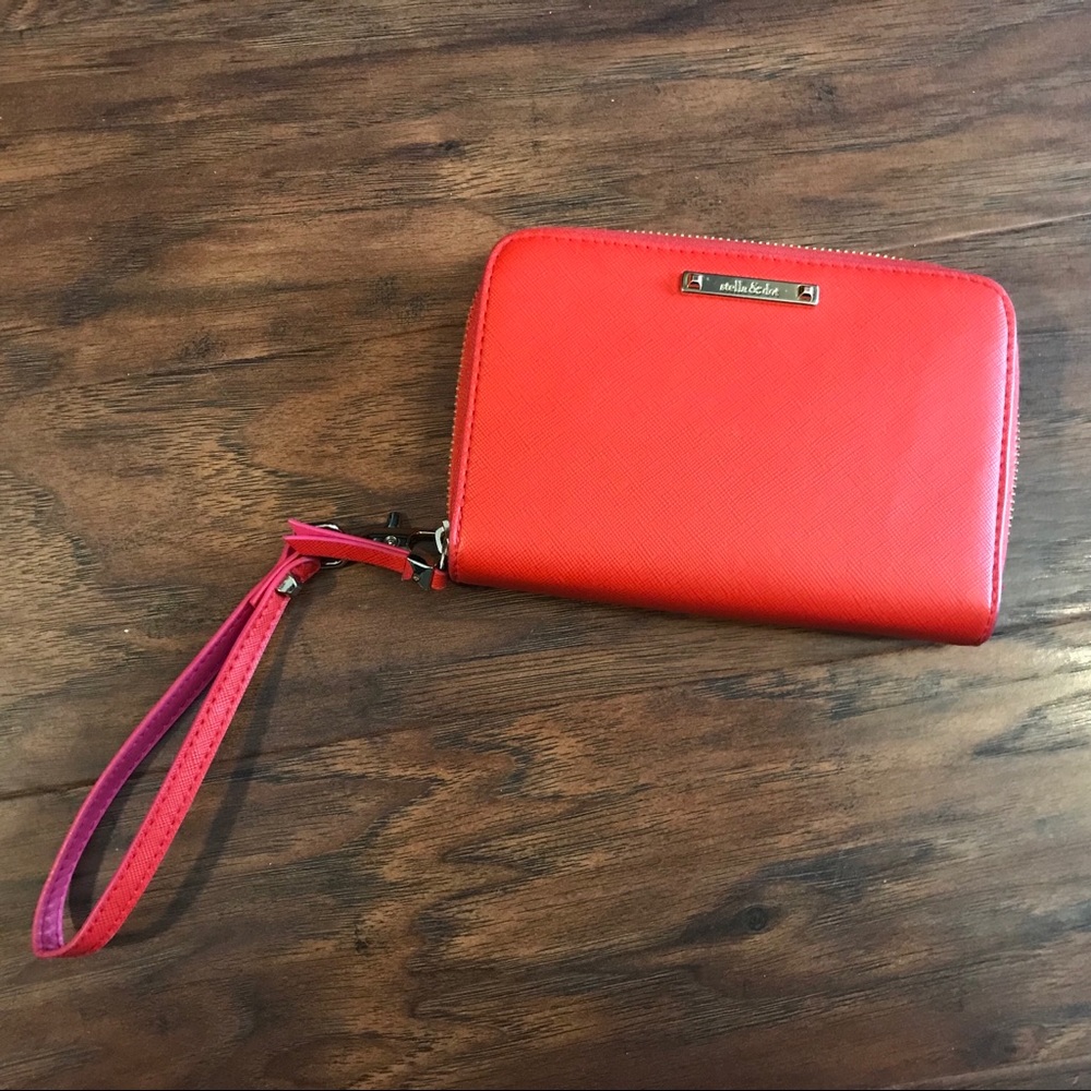Stella & dot wristlet